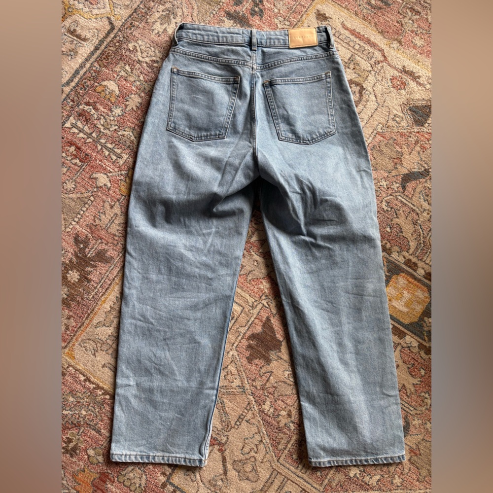 Everlane The Curvy Way High Straight Jean in Light Indigo - Picture 6 of 6